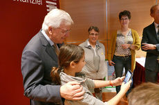 Naumburger Sternsinger zu Besuch beim Hessischen Ministerpräsidenten Volker Bouffier (Foto: Karl-Franz Thiede)